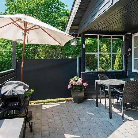 Hébergement de vacances Alluring Holiday In Gren With Carport